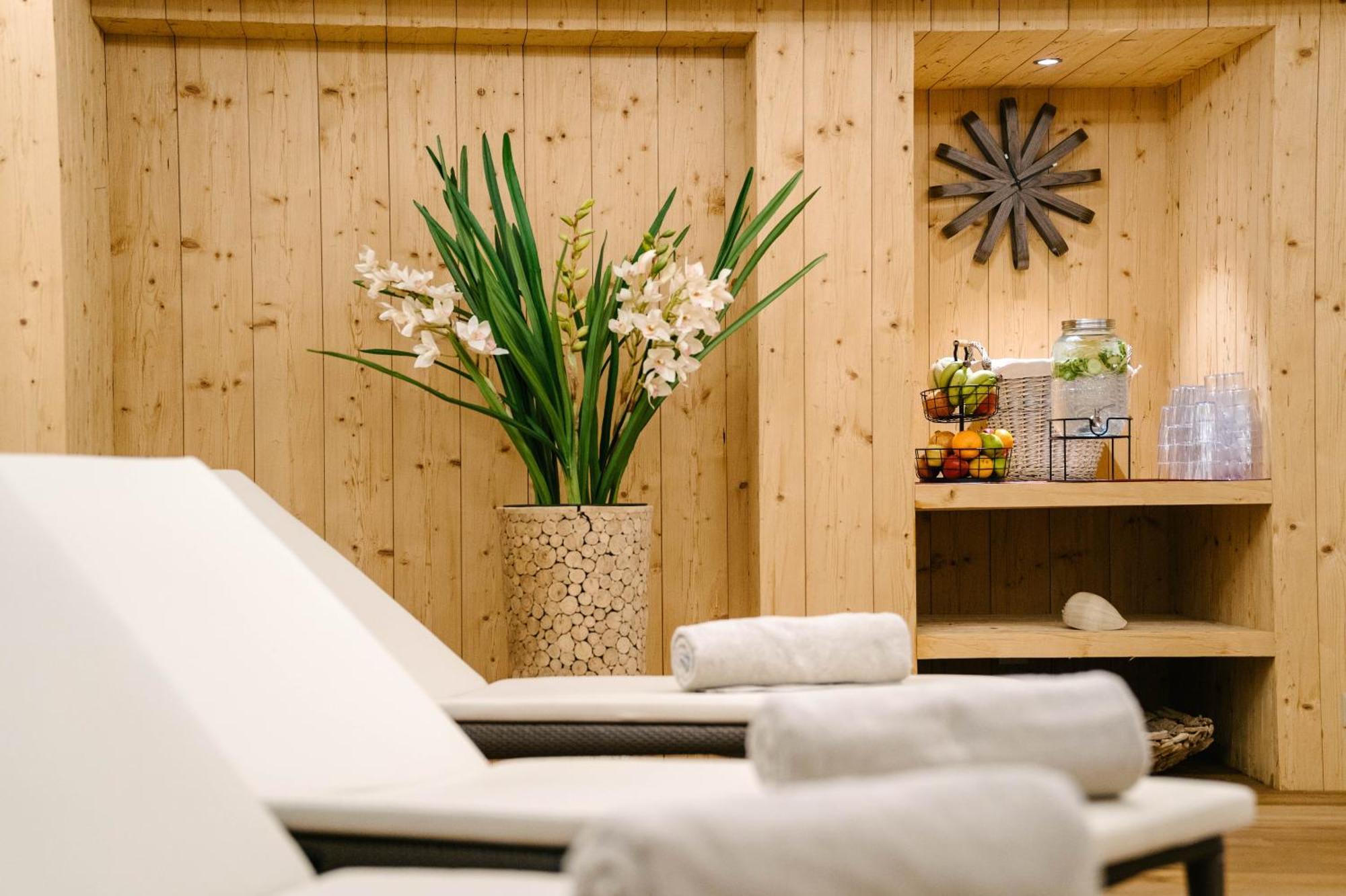 Seven Alpina Boutique Hotel Klosters-Serneus Exterior foto